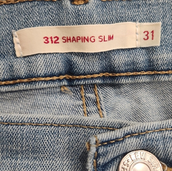 Levis Jeans - Picture 4 of 7